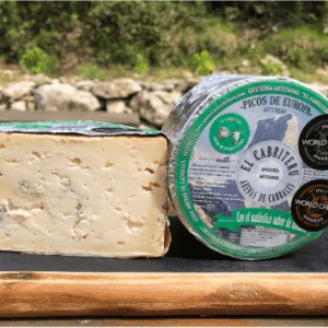 Queso azul El Cabriteru mezcla leche de cabra y leche de...